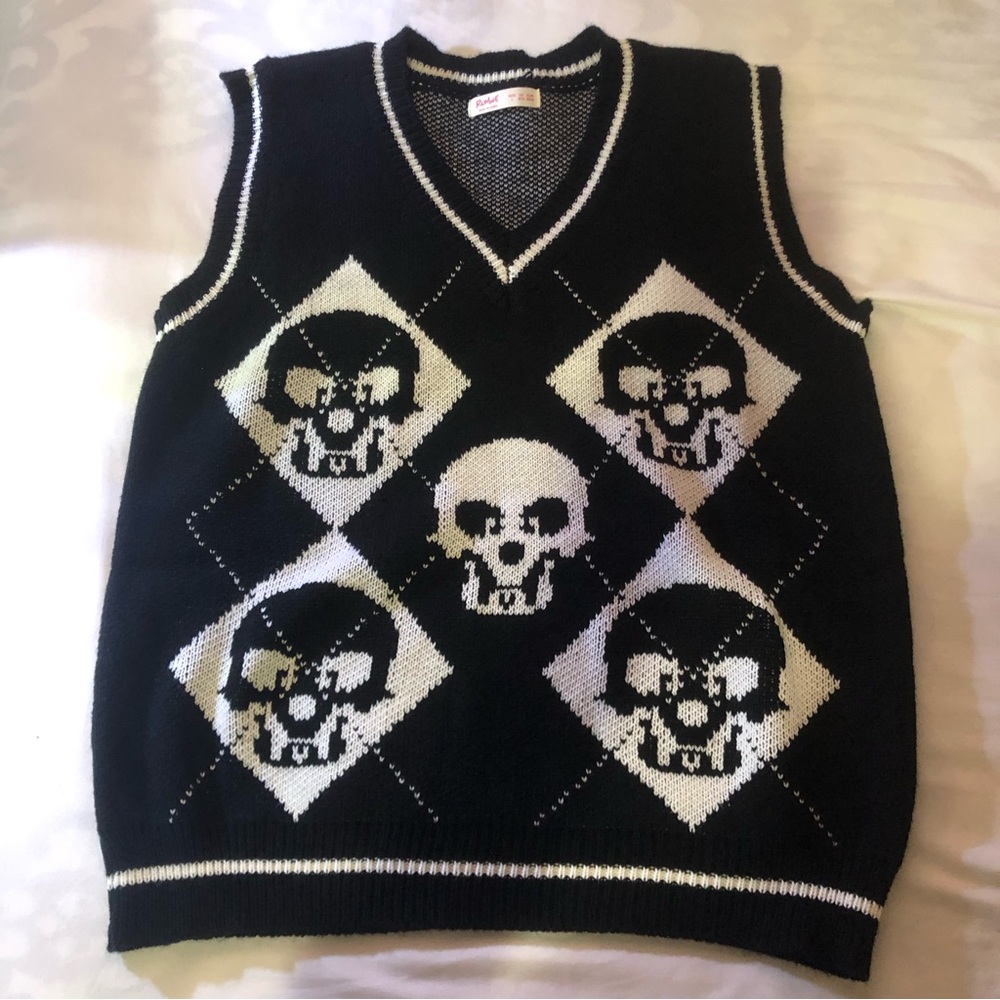 Black skull sweater vest